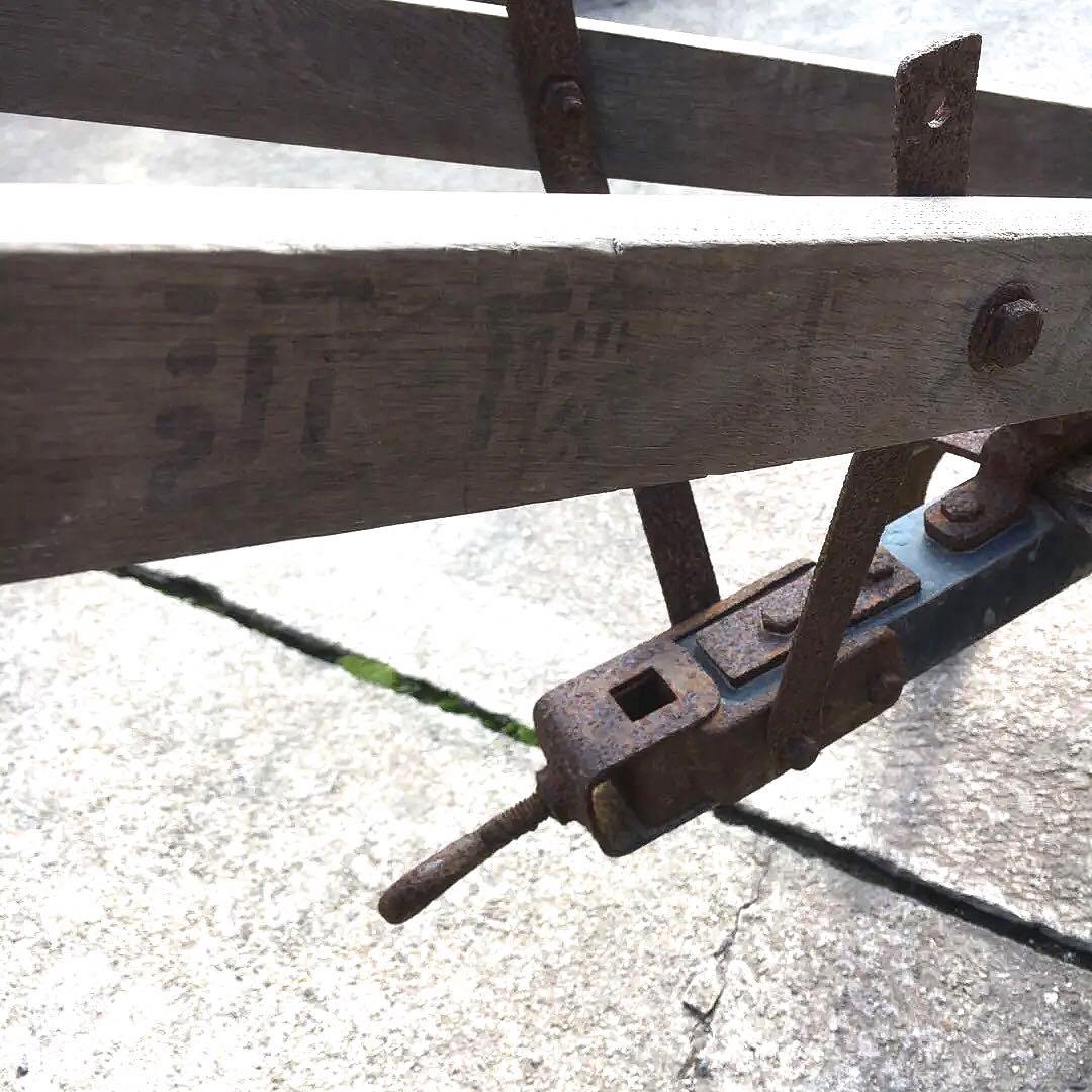 ジャンクガーデン雑貨 錆鉄 牛耕農機具 牛犂 古道具 シャビー アンティーク