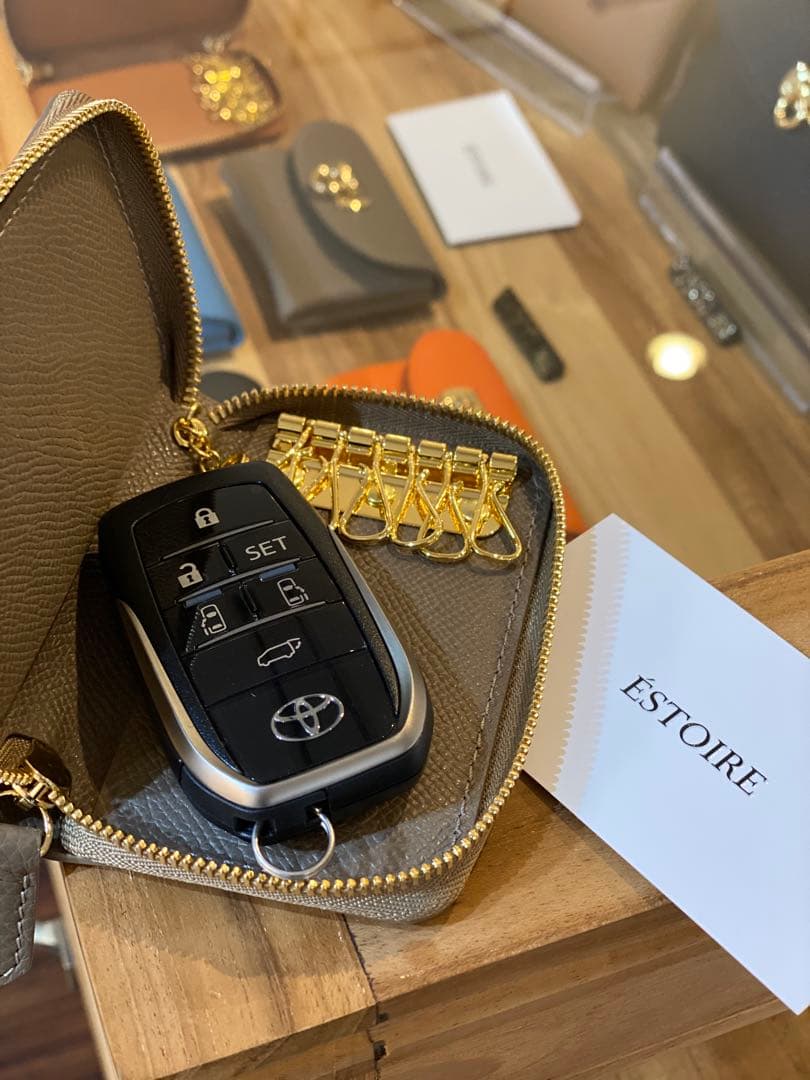 ÉSTOIRE レザーキーケース ブラウン