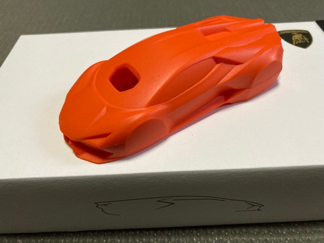 超希少 ランボルギーニ レヴエルト 新車購入特典 純正 キーケース ミニカー