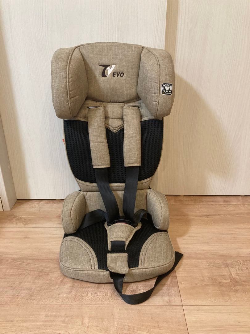 日本育児 トラベルベスト EVO チャイルドシート サンドベージュ 収納