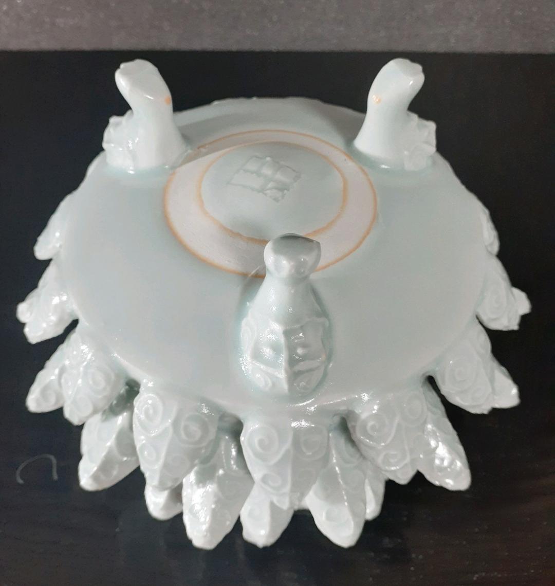 京焼　清水焼　名工　【吉川充】造　青白磁　獣足　香器　香炉　個展出品作品