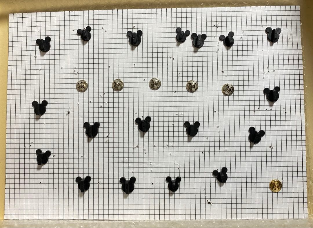 【額付き】ディズニー　ピンバッジ　ピンバッチ　まとめ売り（23点セット）12