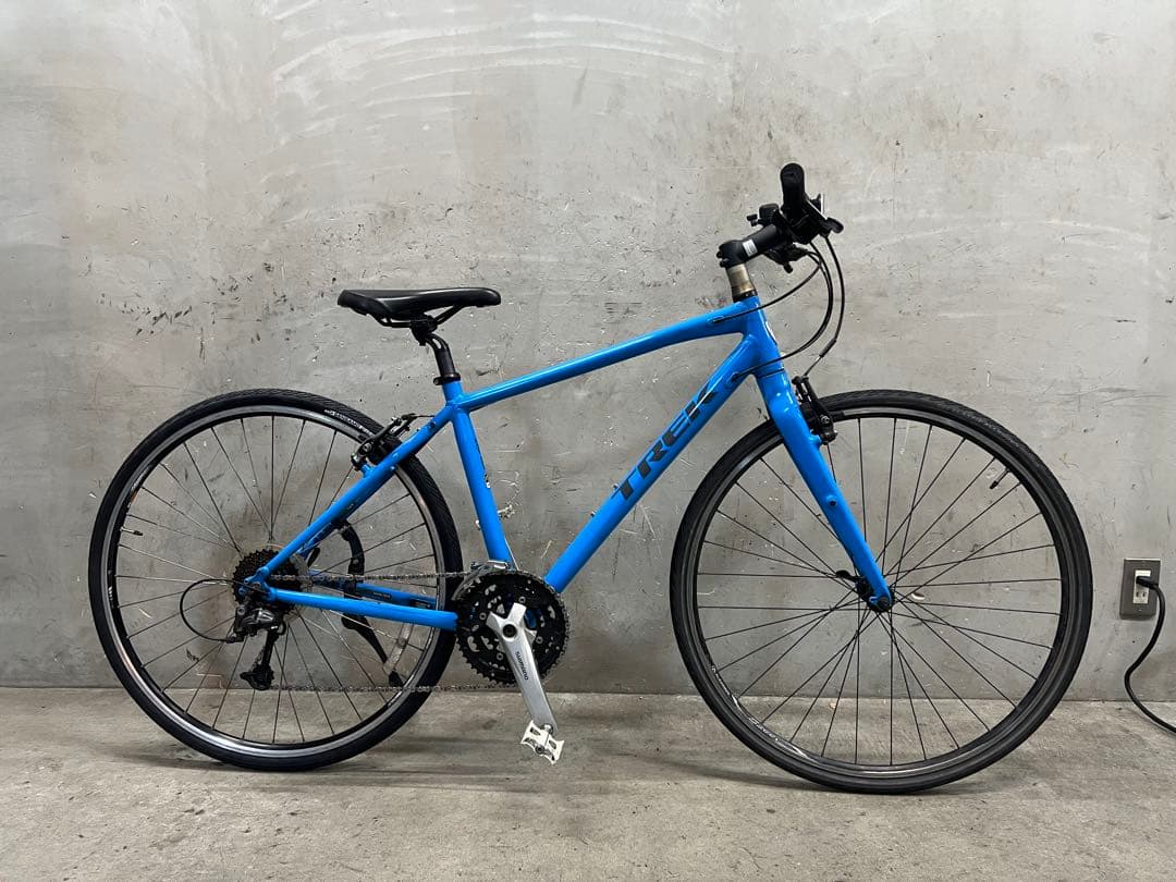 クロスバイク　トレック　FX 7.4 TREK アルミ