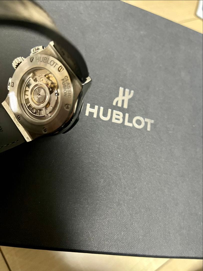 本日限定価格　HUBLOT ウブロ クラシックフュージョン