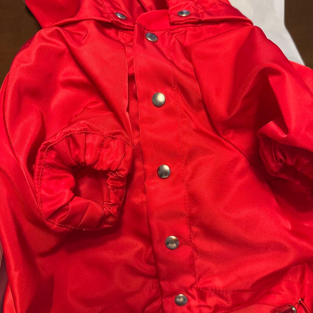 PRADA レッド ナイロン 犬服 フード付き PRADA正規品 Mサイズの通販は