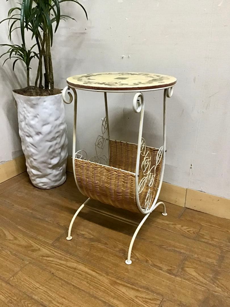 マーボー☆管212☆ヨーロピアンスタイル☆サイドテーブル⭐︎マガジンラック マーボー様専用☆管212☆ヨーロピアンスタイル☆サイドテーブル