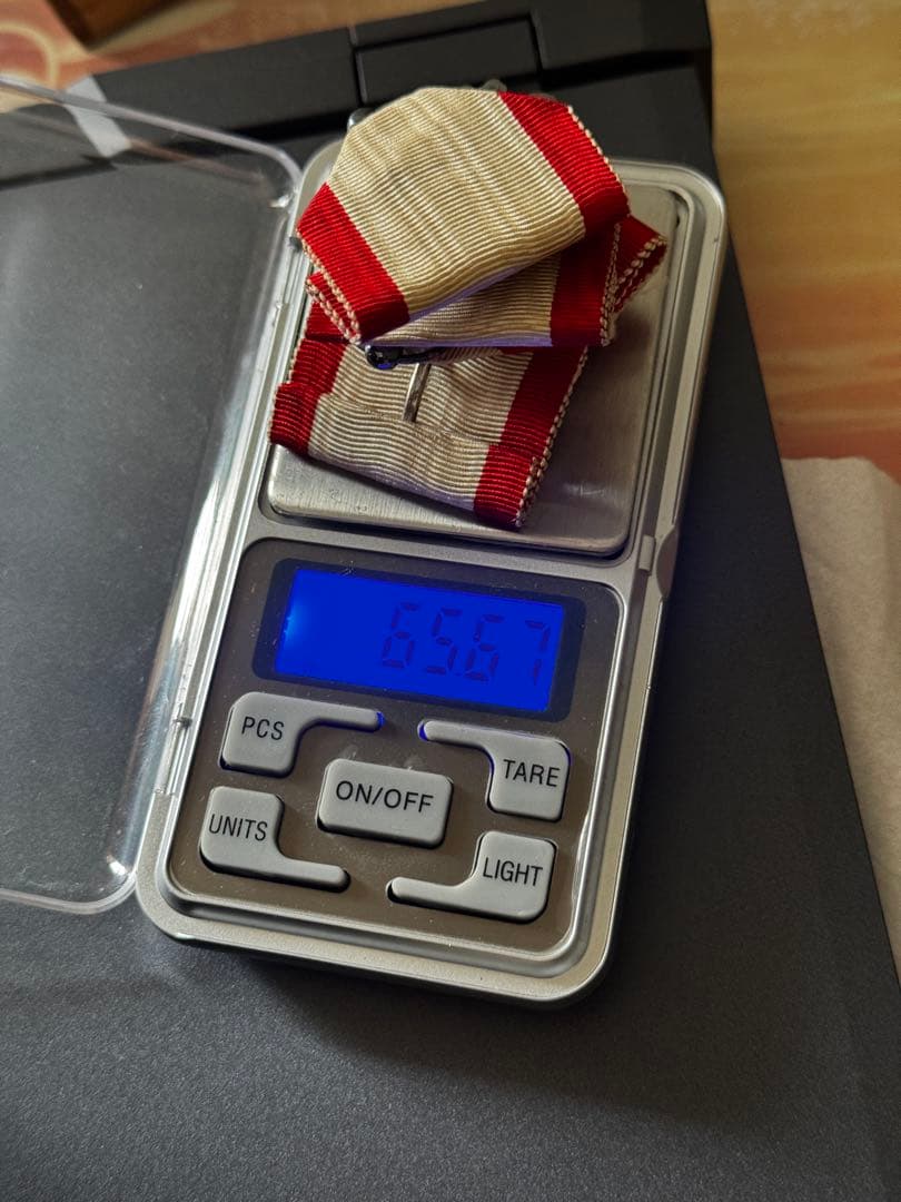 勲八等白色桐葉章 4個セット　勲章　純銀製　徽章 ケース付き　65.67g