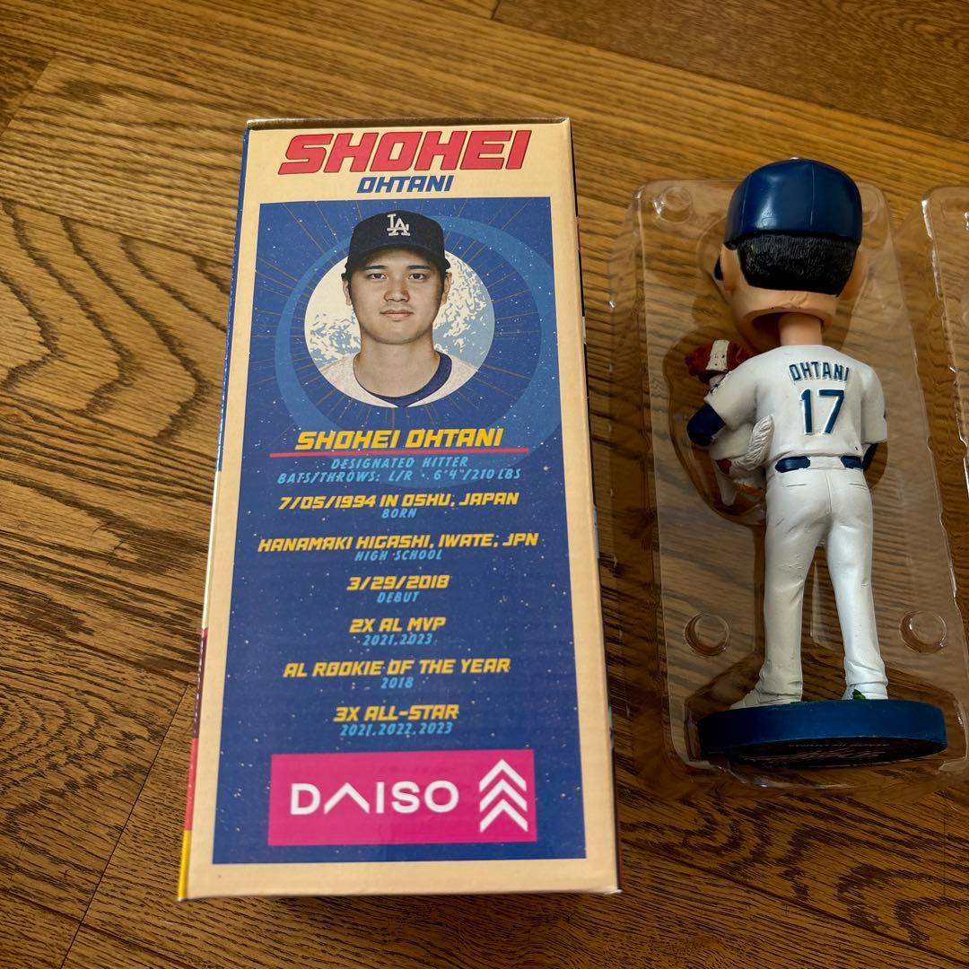 【値下げ】大谷翔平　フィギュア ドジャース　17 デコピン　バブルヘッド