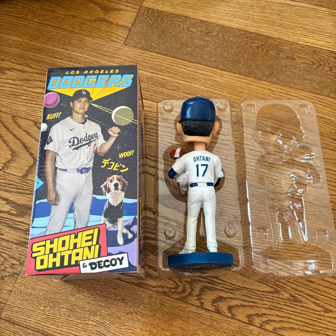【値下げ】大谷翔平　フィギュア ドジャース　17 デコピン　バブルヘッド