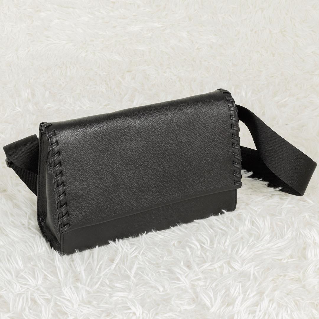 美品 ear PAPILLONNER 柄ワイドテープショルダーバッグ ブラック