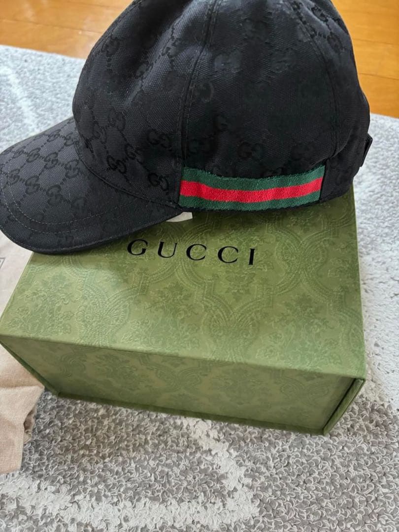 新品未使用タグ付き！GUCCI ブラック GGパターン キャップ