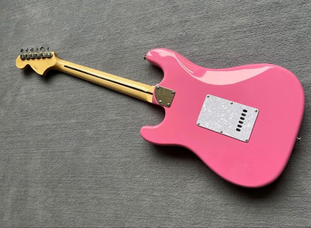 o*t様 ストラトキャスタータイプピンクペイズリー Showman Tricks