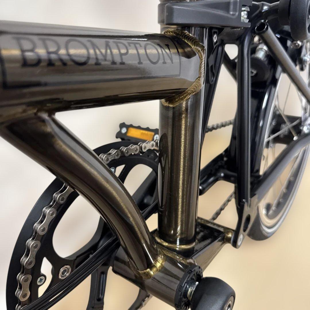 【BROMPTON】 《ブラックラッカー》2024年製 M6R折りたたみ自転車