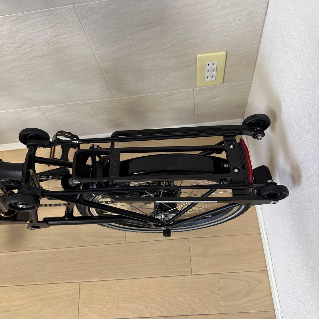 【BROMPTON】 《ブラックラッカー》2024年製 M6R折りたたみ自転車