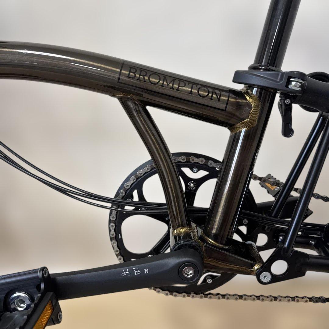 【BROMPTON】 《ブラックラッカー》2024年製 M6R折りたたみ自転車