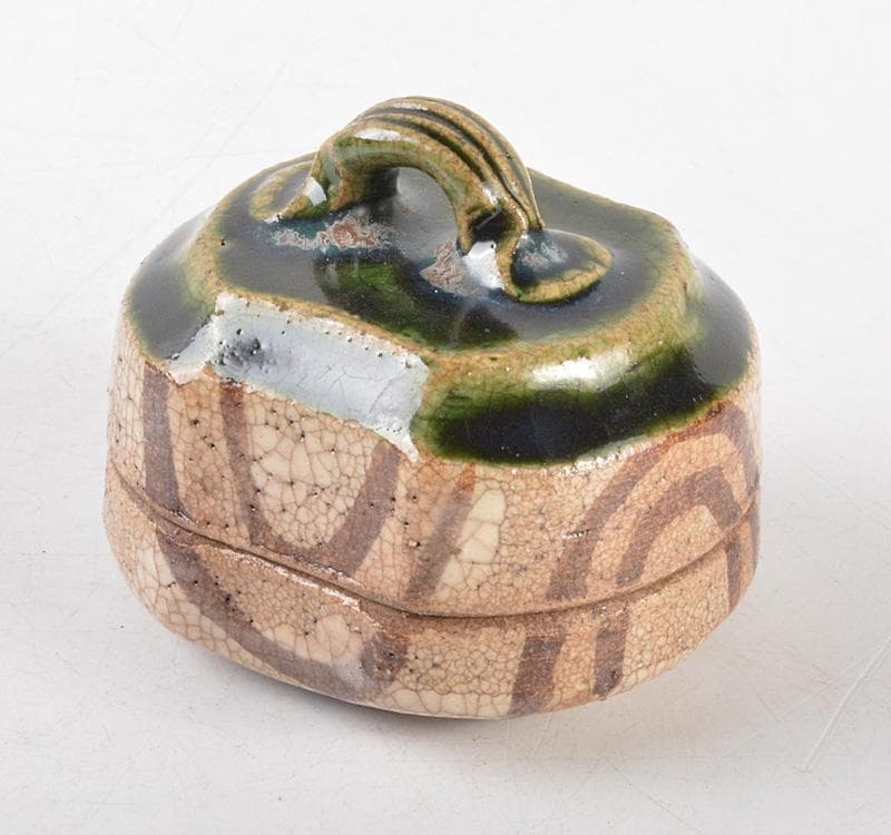 茶道具　織部焼　はじき織部　香合　裏千家十五代鵬雲斎極め箱　D　R5178