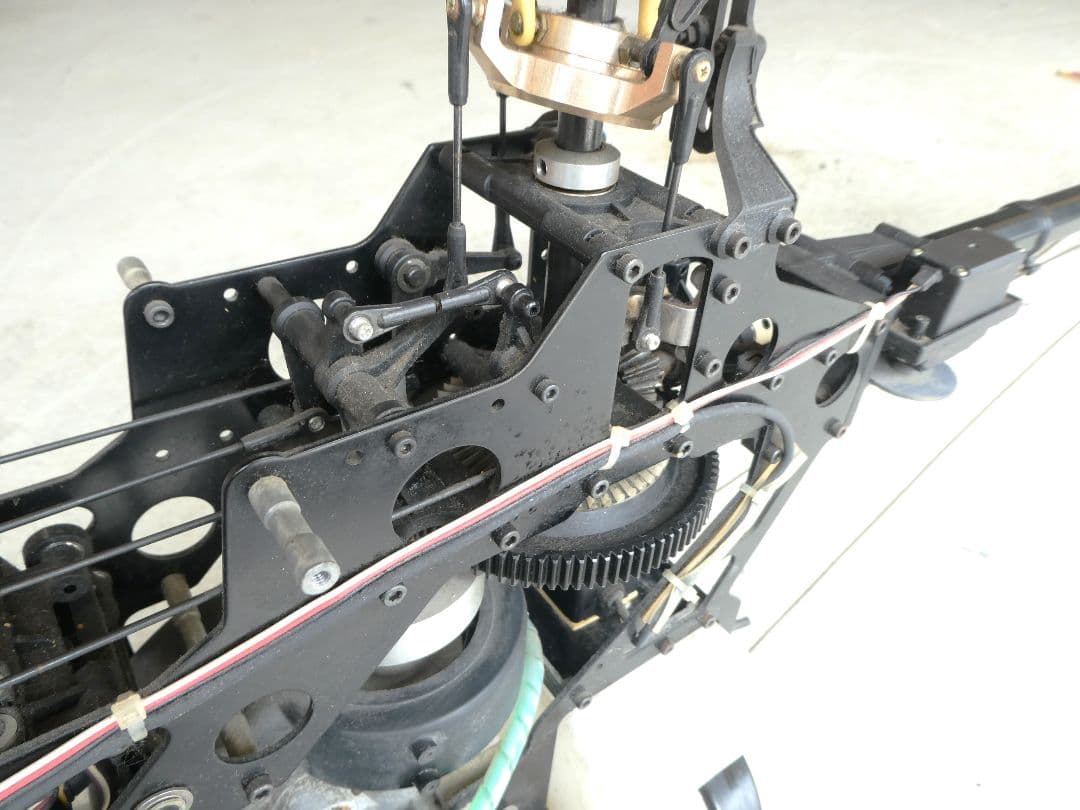 ヒロボー 剣 60クラス エンジン RC ヘリコプター レトロ 現状 長期保管品