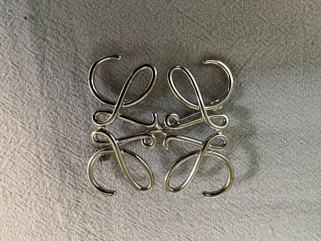 LOEWE ロエベブローチ シルバー 公式 ストア