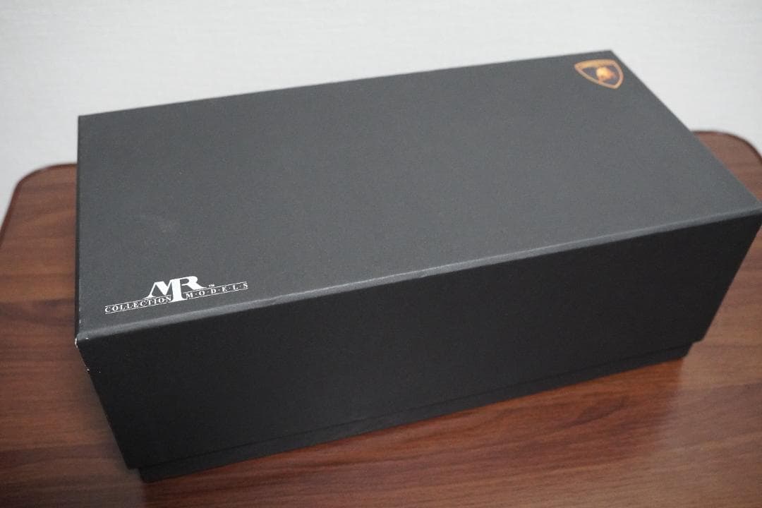 MRコレクション 1/18 ランボルギーニアヴェンタドール S