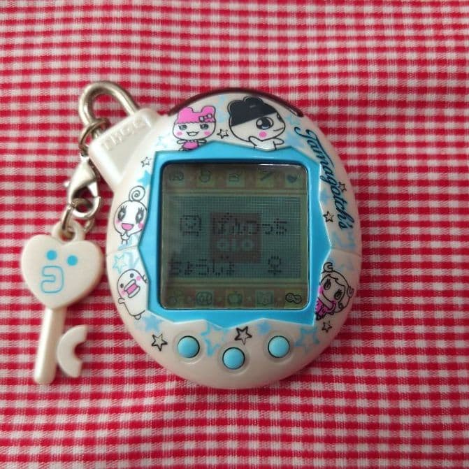 【動作確認済】 いぇー!ふぁみりーイロイロ!たまごっち+ ふぁみたま ユニクロ