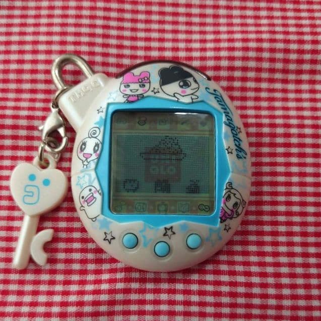 【動作確認済】 いぇー!ふぁみりーイロイロ!たまごっち+ ふぁみたま ユニクロ