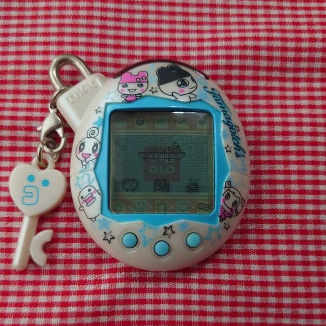 【動作確認済】 いぇー!ふぁみりーイロイロ!たまごっち+ ふぁみたま ユニクロ