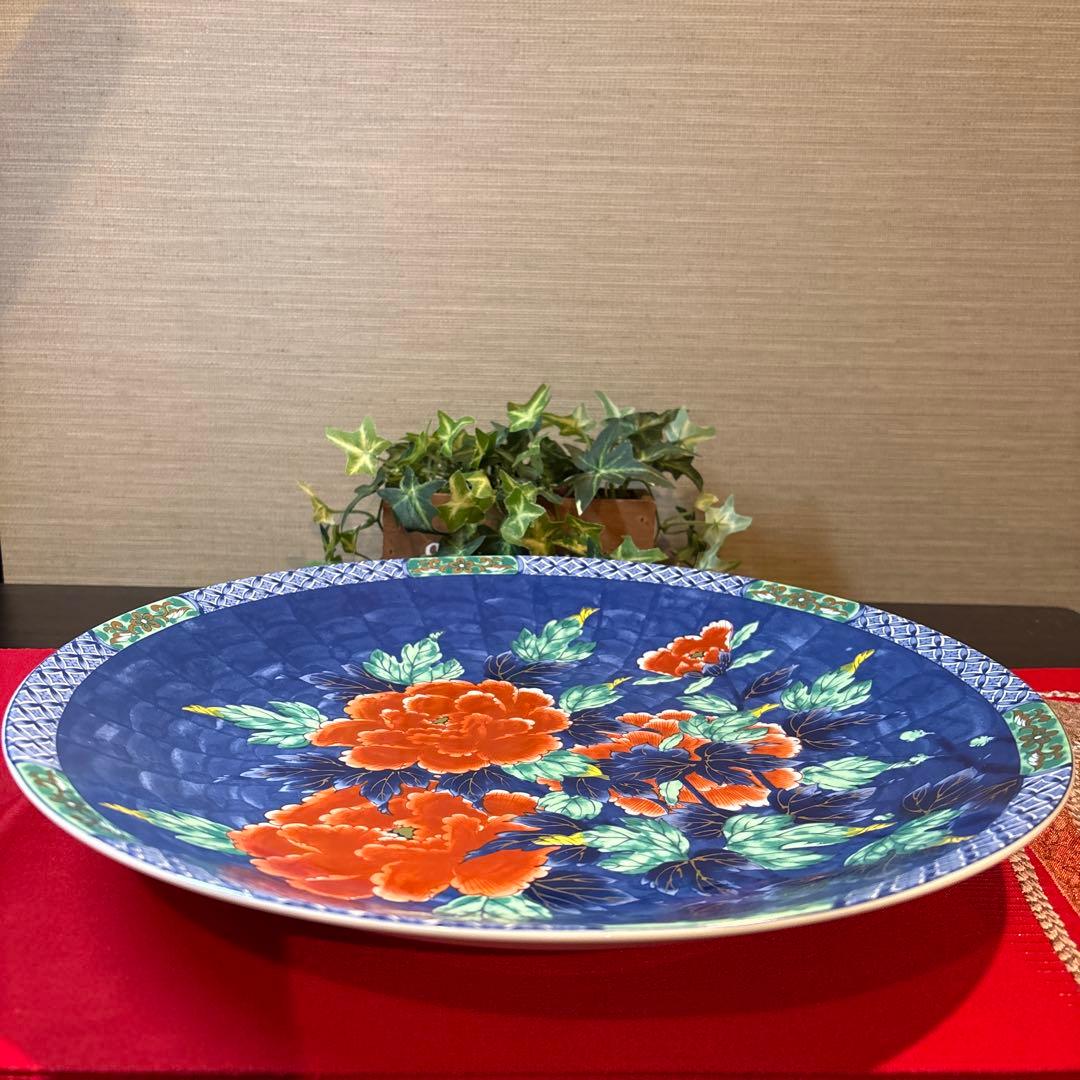 青い背景の牡丹花陶器皿 青い背景の牡丹花陶器皿 牡丹 5.0皿（紅・藍
