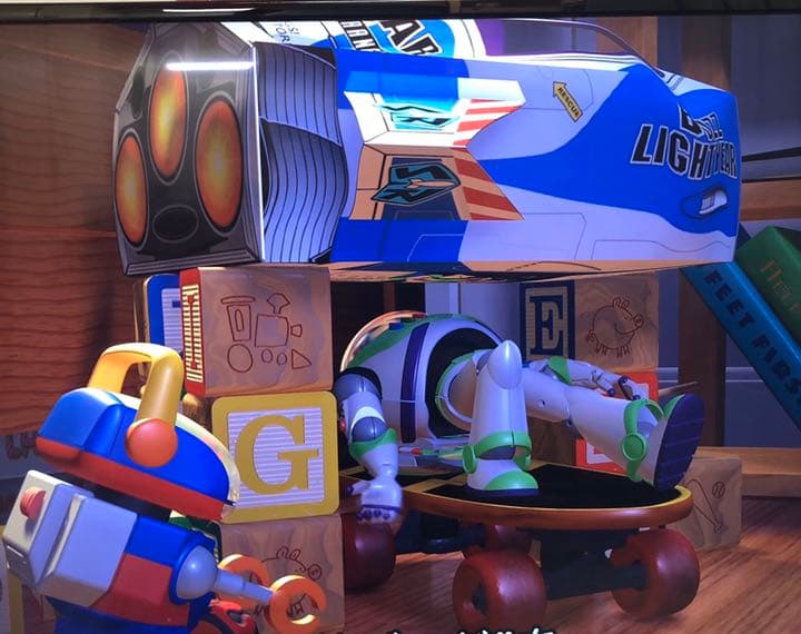 【実物大】バズ・ライトイヤー　スペースシップ　ボックス　宇宙船　トイストーリー