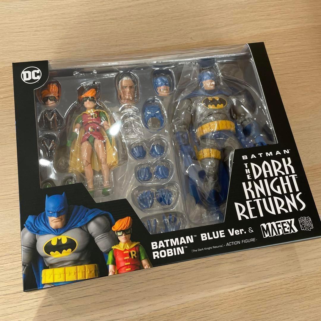 マフェックス No.139 MAFEX BATMAN BLUE Ver. ＆ … MAFEX 139 Batman Blue Ver. & Robin Figure (The Dark Night Returns)