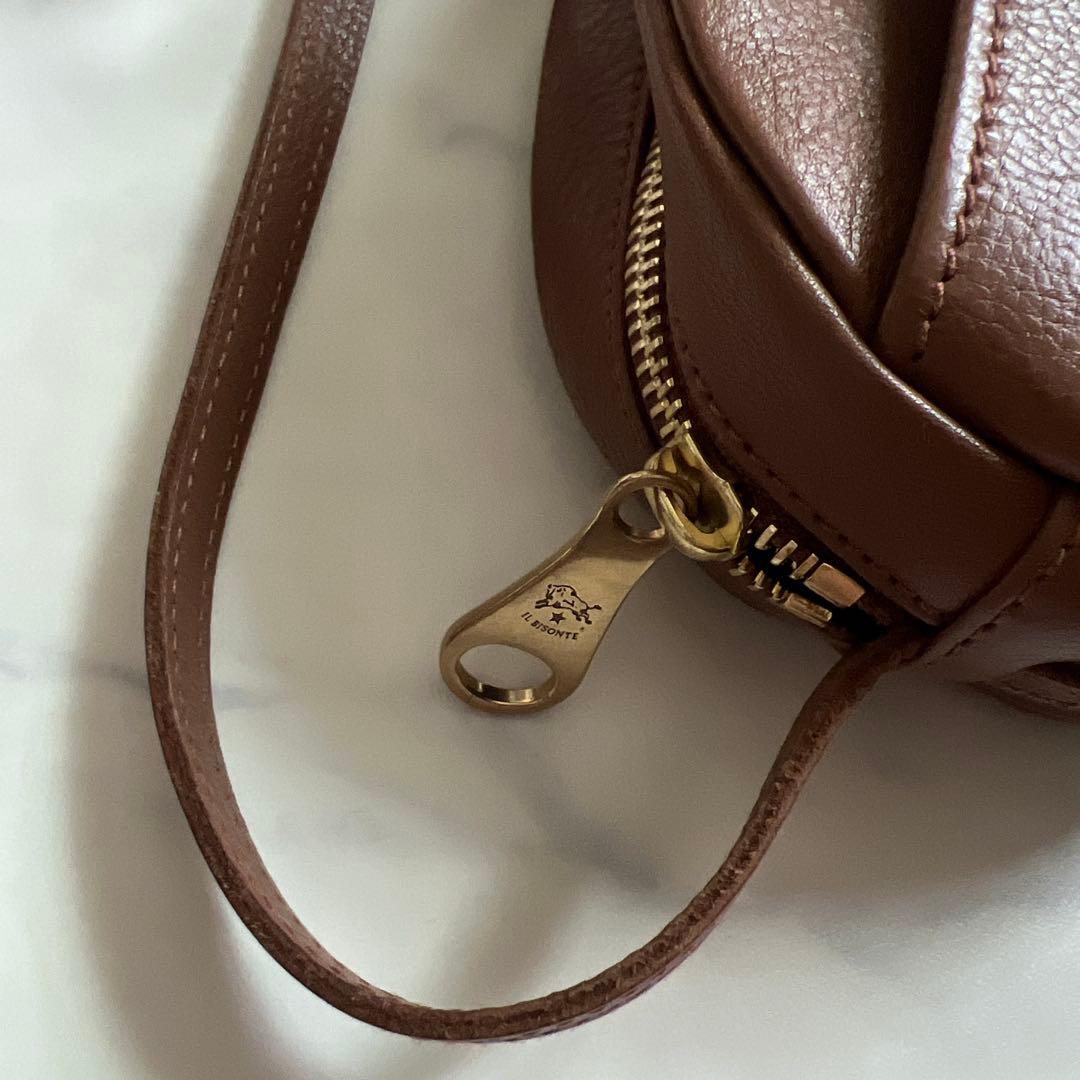 美品人気のIL BISONTE（イルビゾンテ）ショルダーバッグ