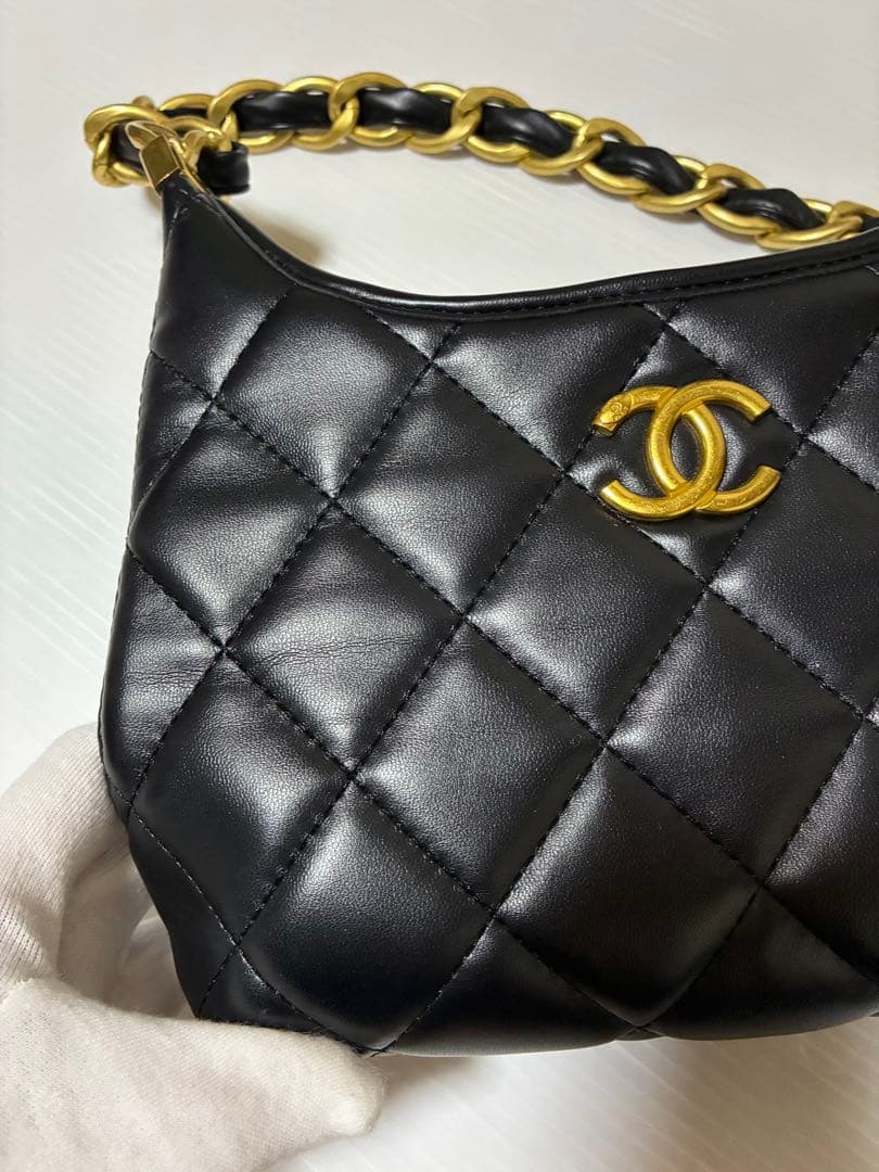 CHANEL シャネル　ノベルティ　バッグ　ブラック　ゴールドチェーン
