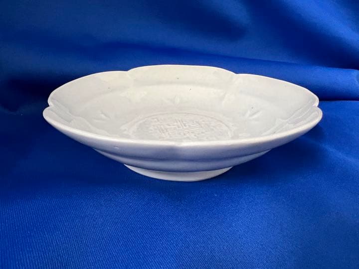 中国古美術 宋時代蓮花型影青皿 共箱、共布、共紙付き