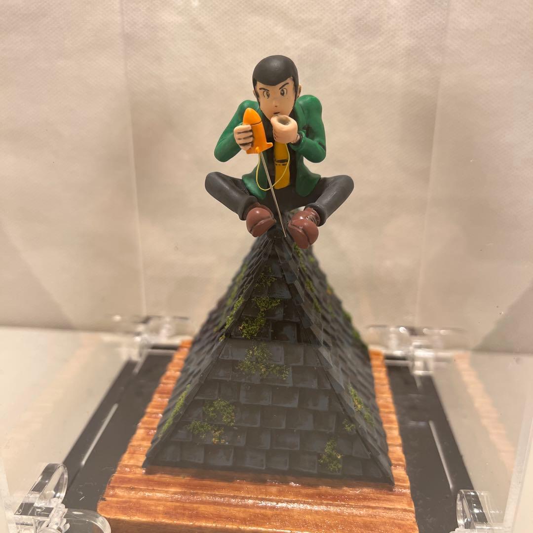 ルパン3世 カリオストロの城 屋根 プラモデル 全塗装 アクリルケース付