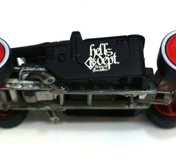 新品　ヘルズデプト　ミニカー