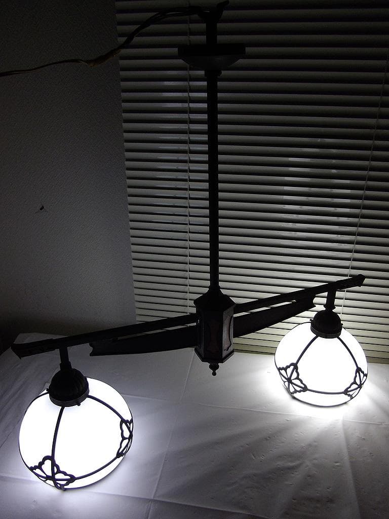 和風照明　二灯式　大正昭和レトロ　 電傘 電笠 花菱文　乳白ガラス 和風照明 二灯式 大正昭和レトロ 電傘 電笠 花菱文 乳白ガラス