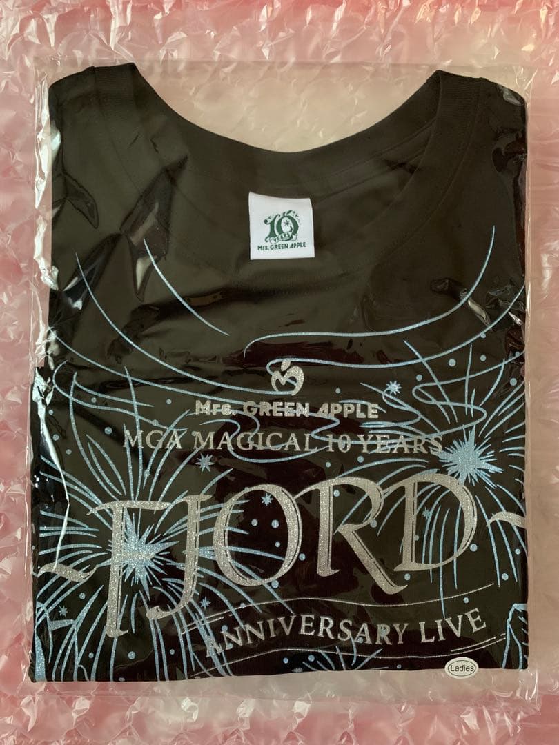 新品未開封】Mrs.GREEN APPLE フィヨルド クロップド丈 Tシャツ - メルカリ
