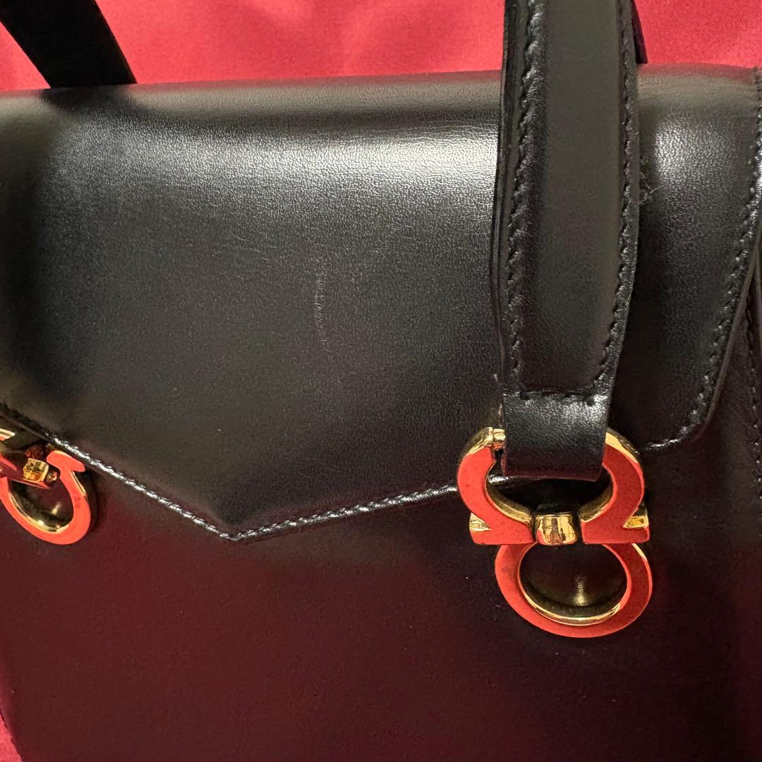 サルバトーレフェラガモ　2way ガンチーニ　ショルダーバッグ　レザー