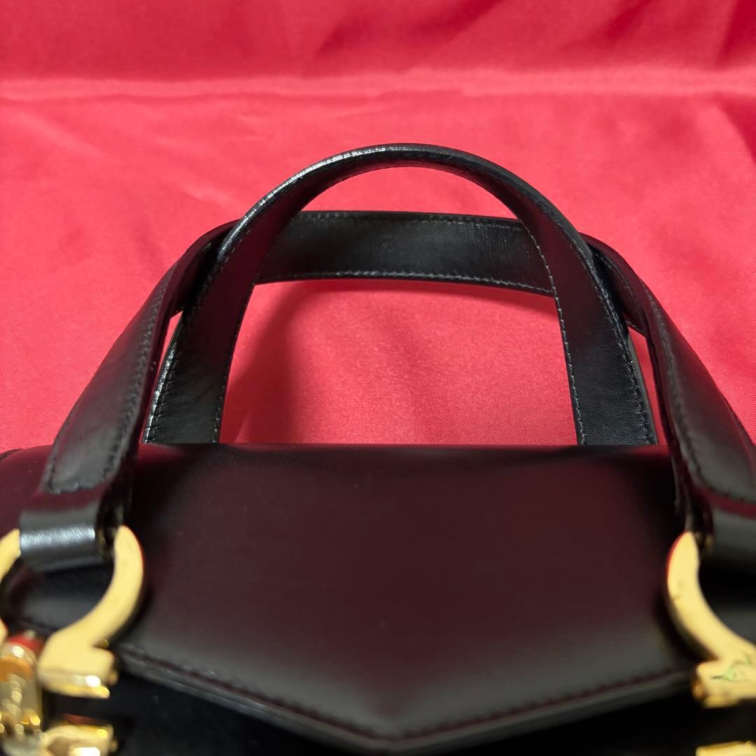 サルバトーレフェラガモ　2way ガンチーニ　ショルダーバッグ　レザー