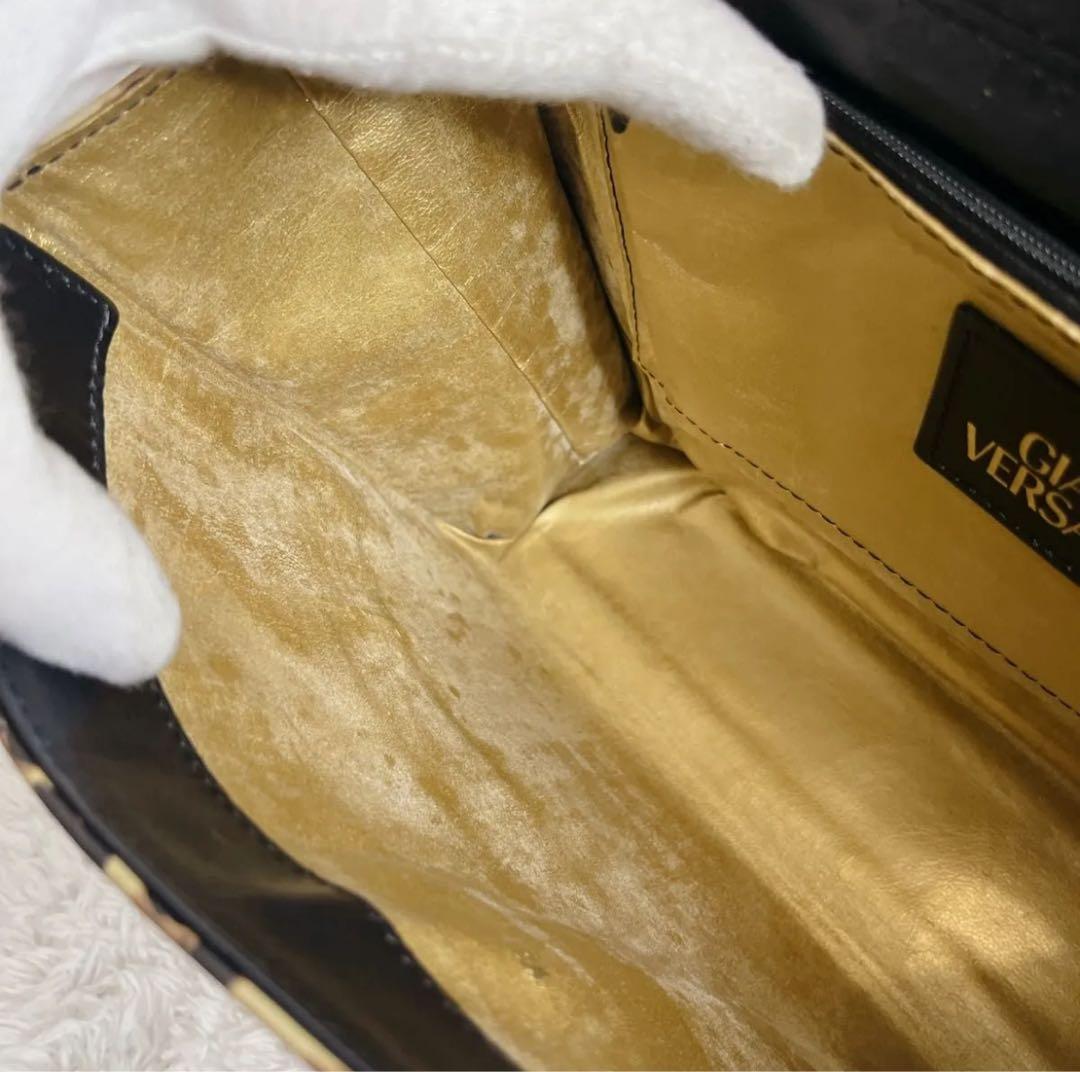 ジャンニヴェルサーチェ 太陽神 ハンドバッグ 自立 総柄 メデューサ レザー