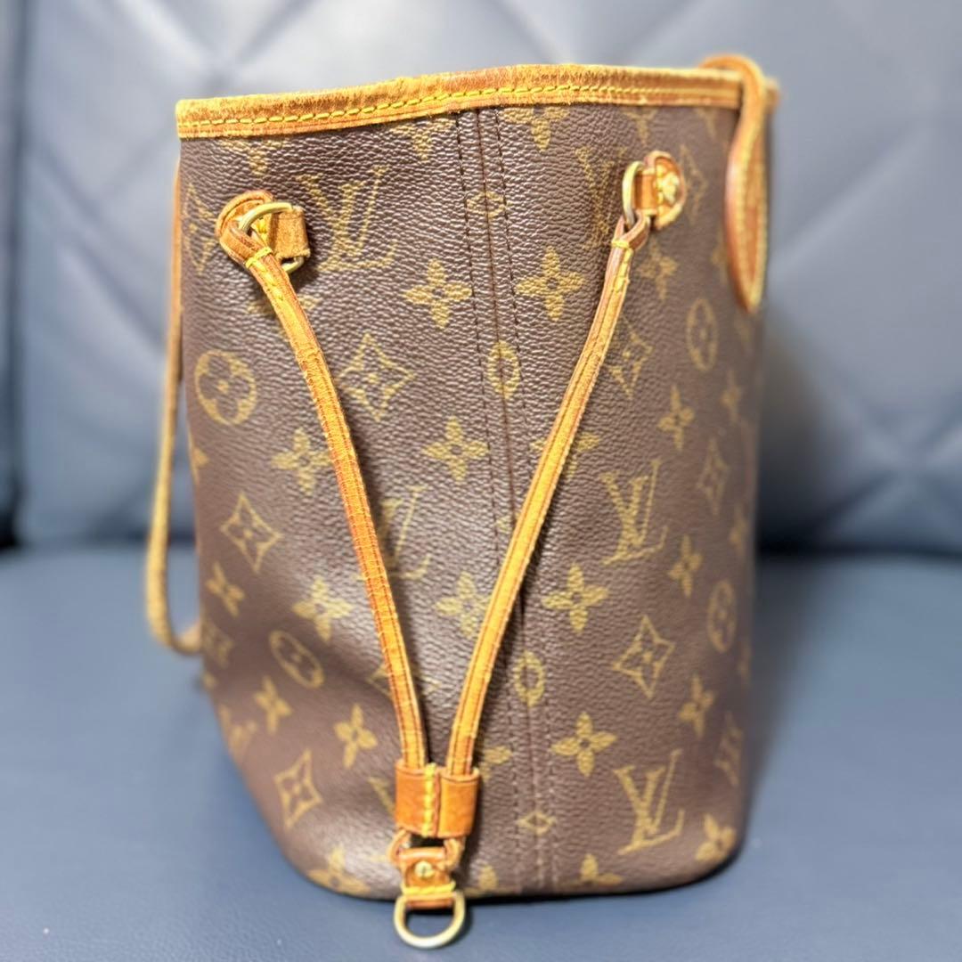 ハンドバッグ　LOUIS VUITTON ネヴァーフル