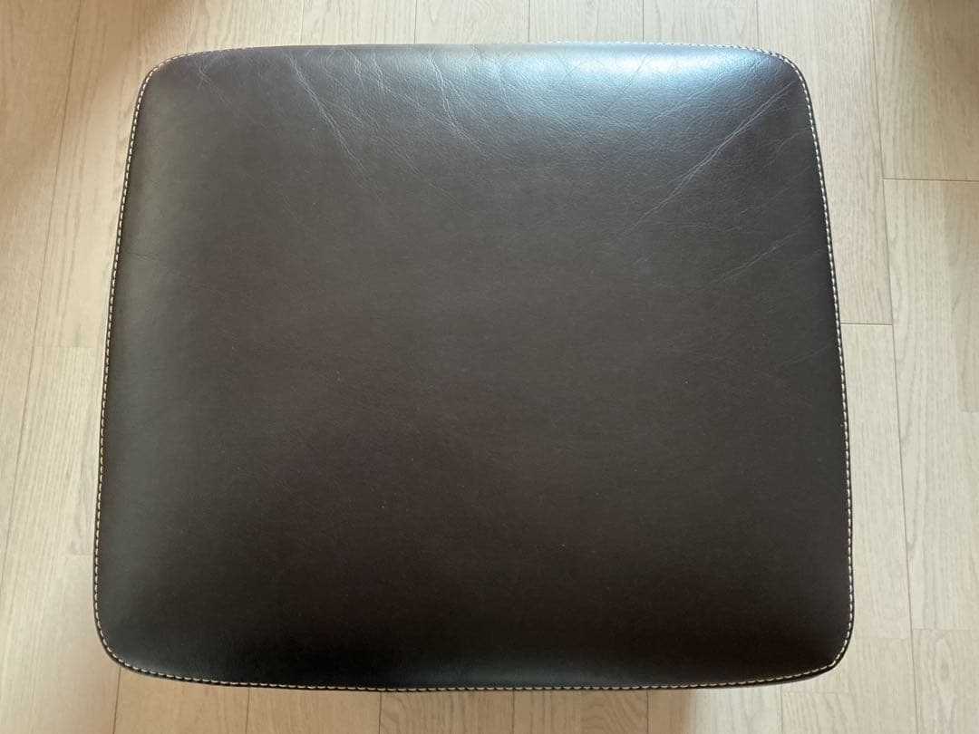 カリモク　レザー　オットマン　本革