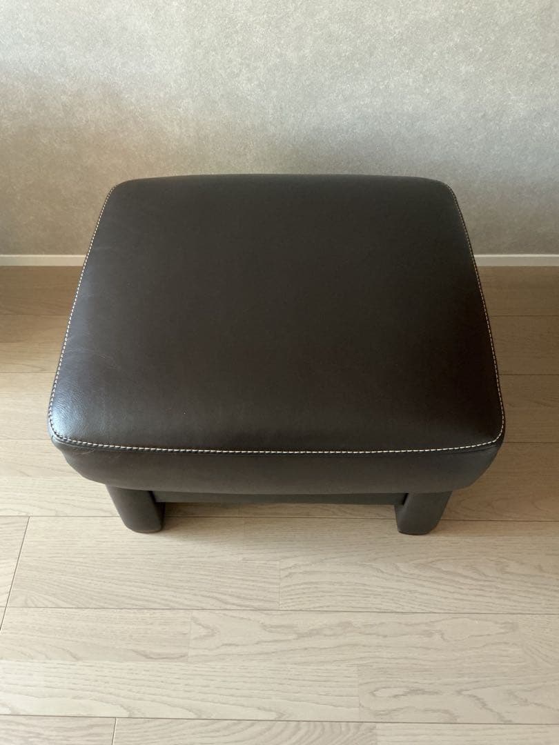 カリモク　レザー　オットマン　本革