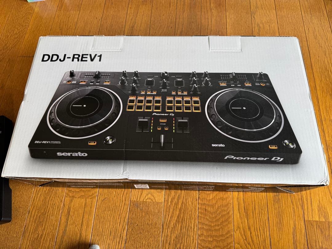 Pioneer DJ DDJ-REV1 コントローラー
