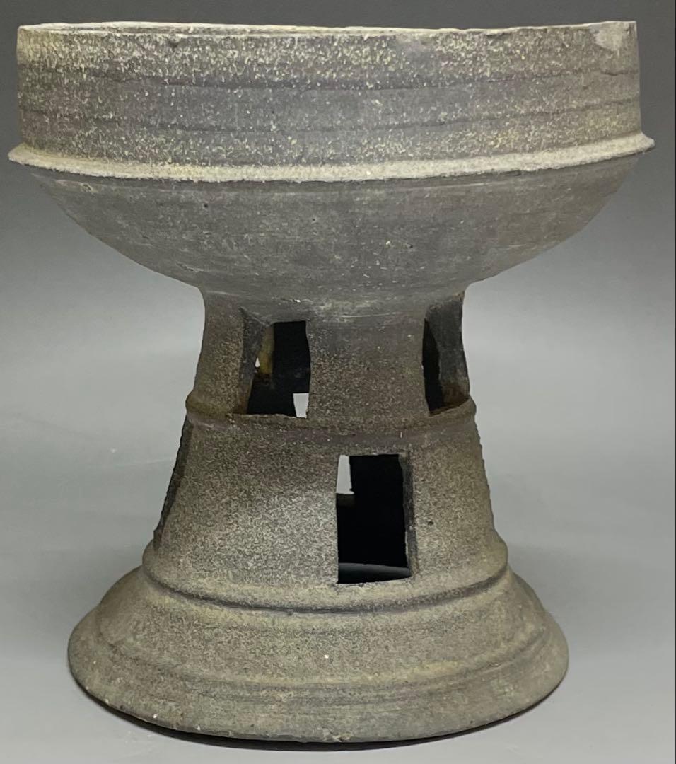 須恵器　新羅土器　透かし高台　高台杯　高台壺　y353