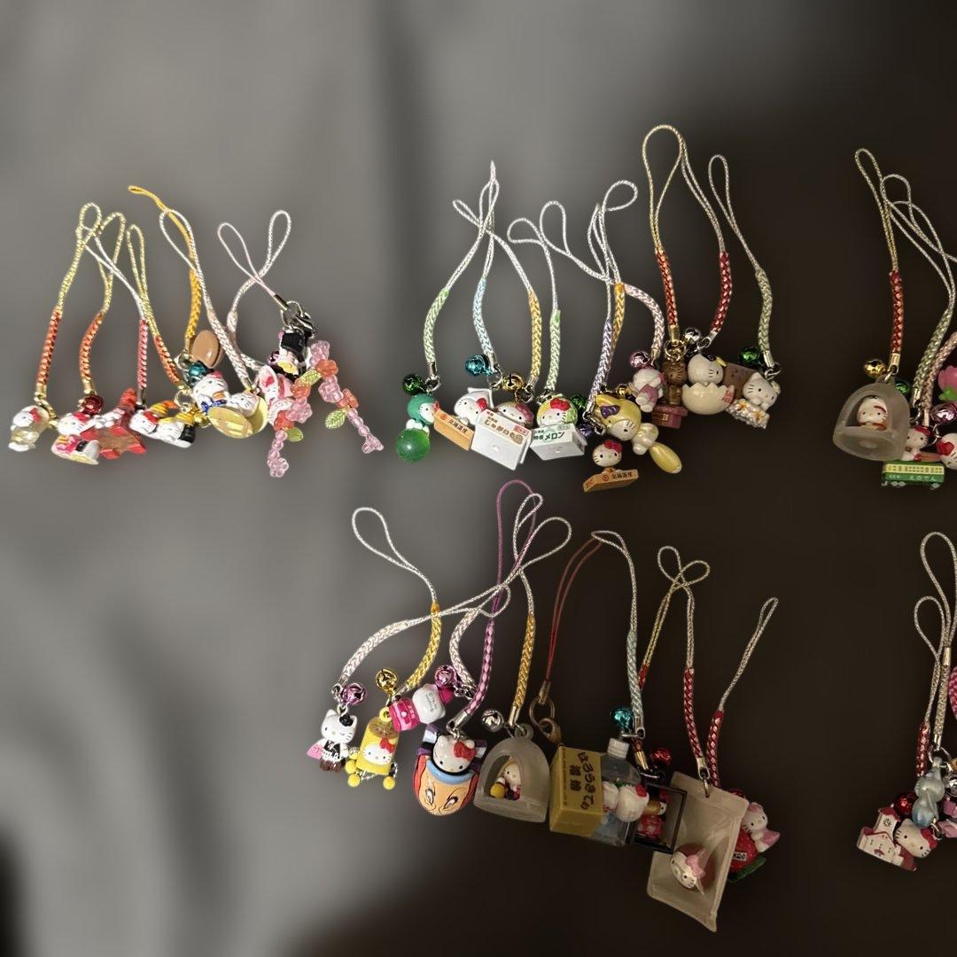 ご当地キティストラップ　根付け　231個＋チャーム22個まとめ売り
