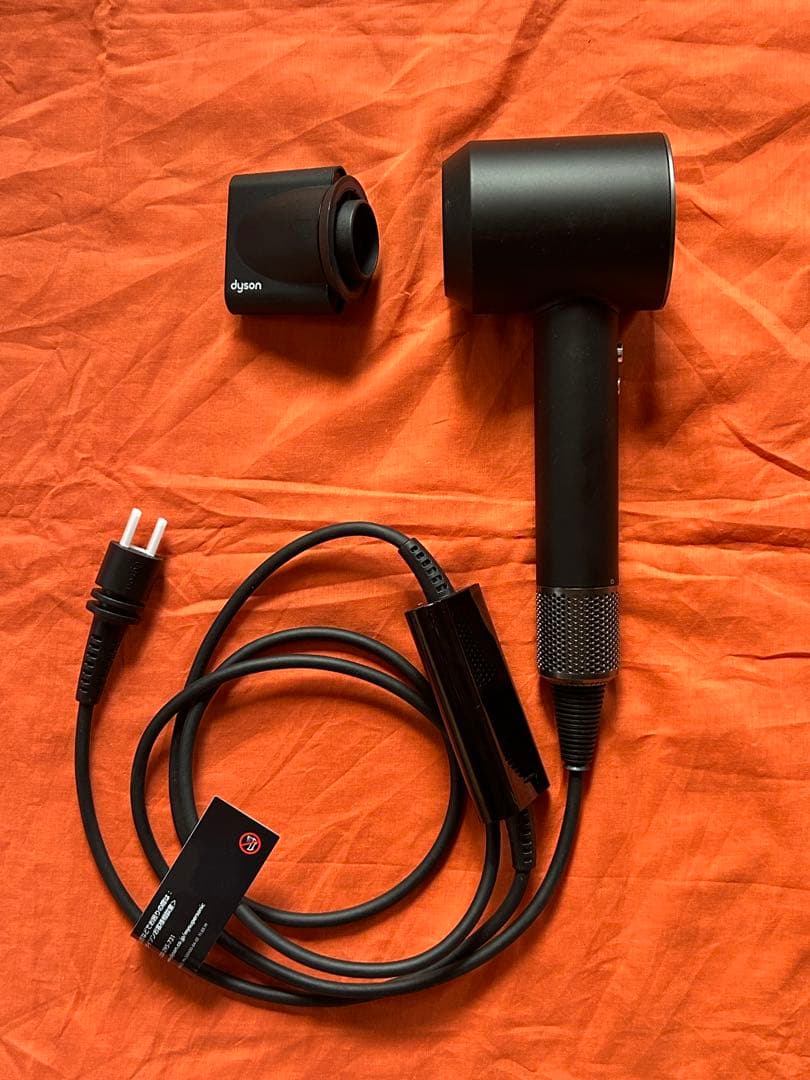 【美品】Dyson ヘアドライヤー Supersonicブラック