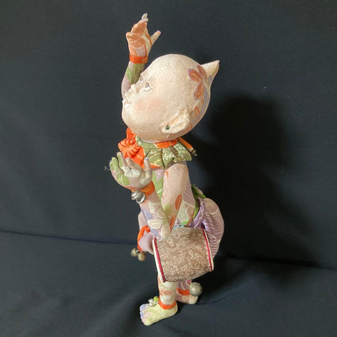 紙粘土に縮緬を貼った創作人形