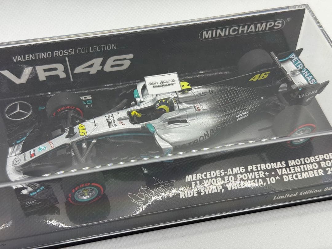 1/43 ミニチャンプス メルセデスAMGペトロナス W08 V.ロッシ
