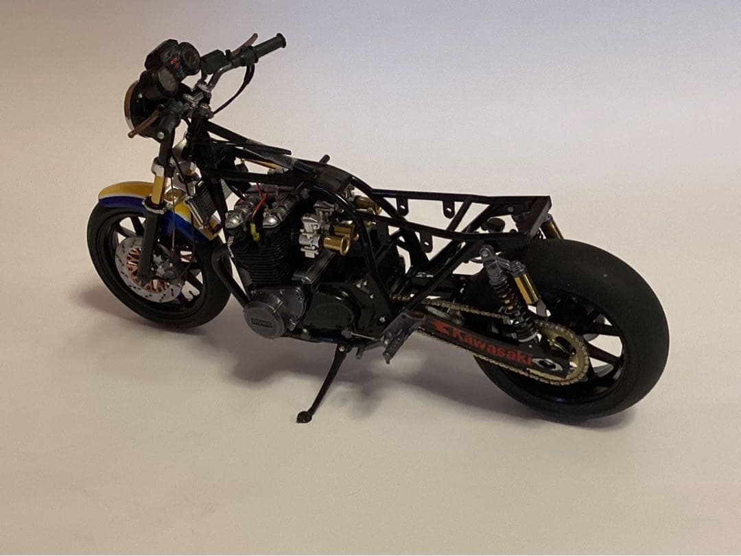 バイクプラモデル 族車 アオシマ1/12 Z1-R (ジャンク品)