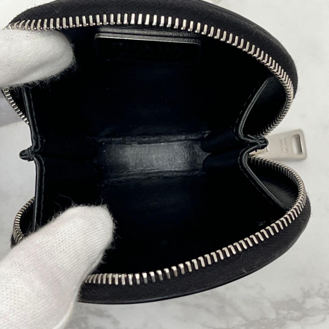 プラダ ブラッシュドレザー ラウンド ミニポーチ ケース ブラック